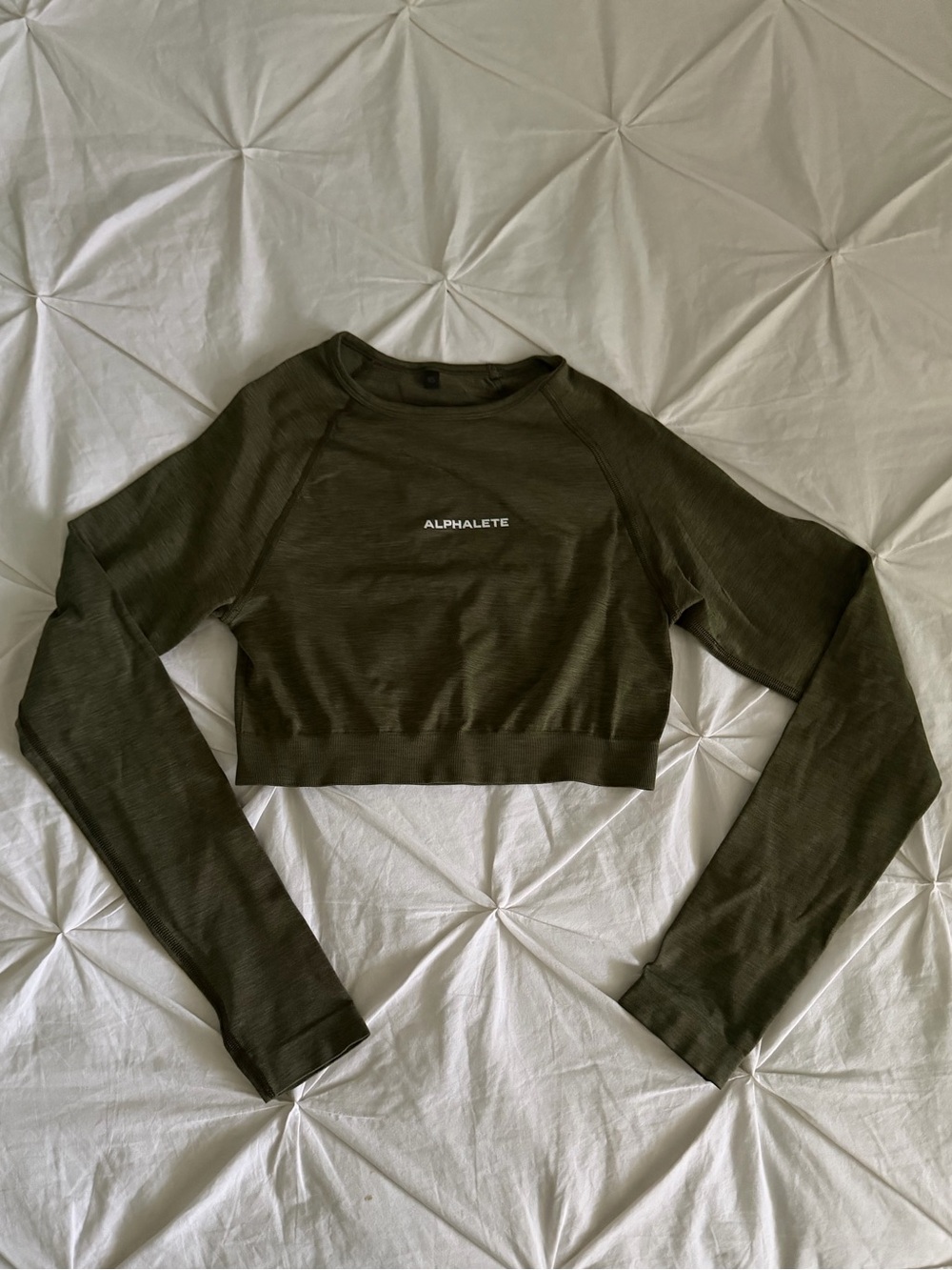 Alphalete Women's Olive Green Cropped Long-Sleeve Top